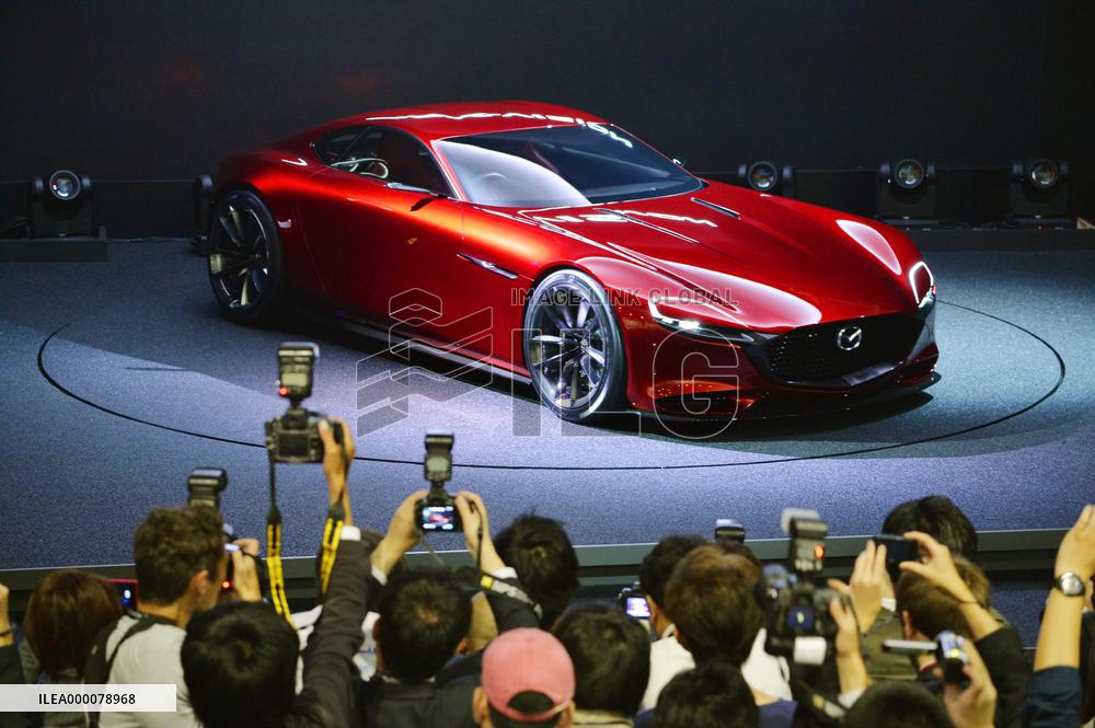 Tokyo Motor Show opens with self-driving, green cars in spotlight