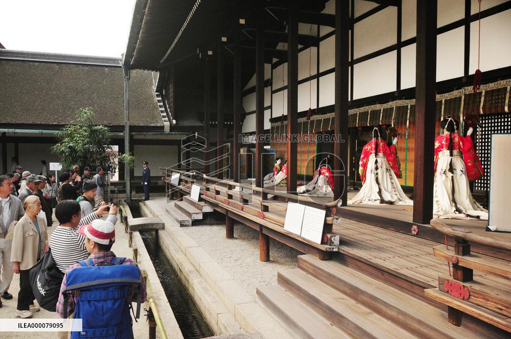 Autumn opening of Kyoto Imperial Palace starts