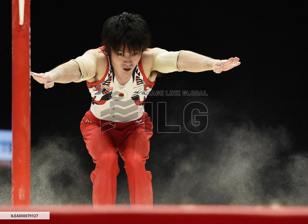 Gymnastics: Uchimura wins record 6th straight all-around world title