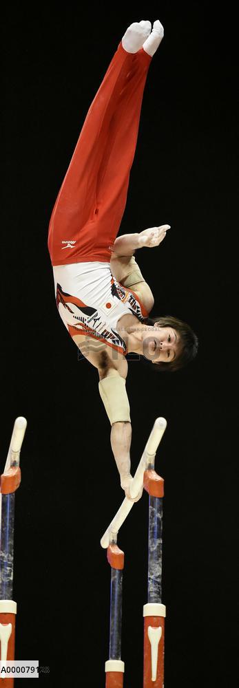 Gymnastics: Uchimura wins record 6th straight all-around world title