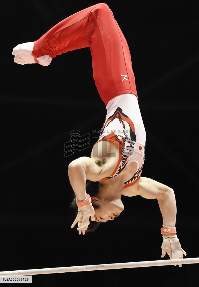 Gymnastics: Uchimura wins record 6th straight all-around world title