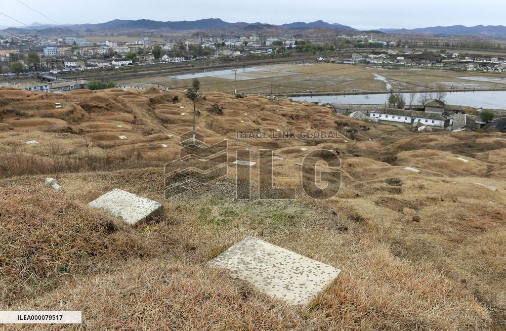N. Korea opens Japanese burial site to Kyodo News