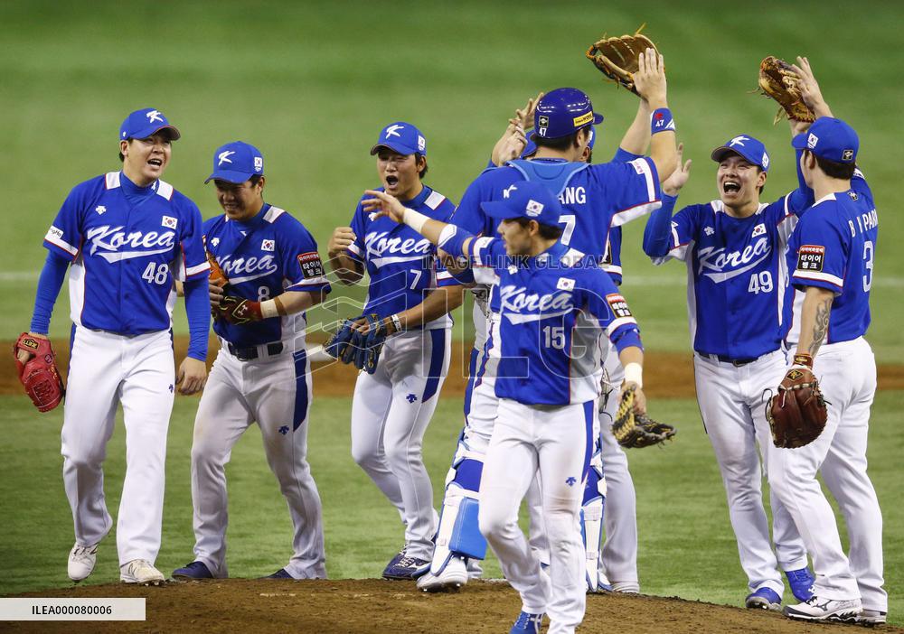 Lee, S. Korea stun Japan again, reach Premier 12 final