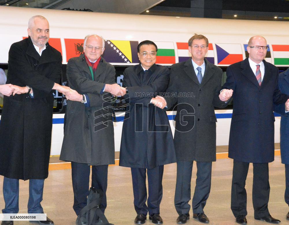 China pitches high-speed train to European nations