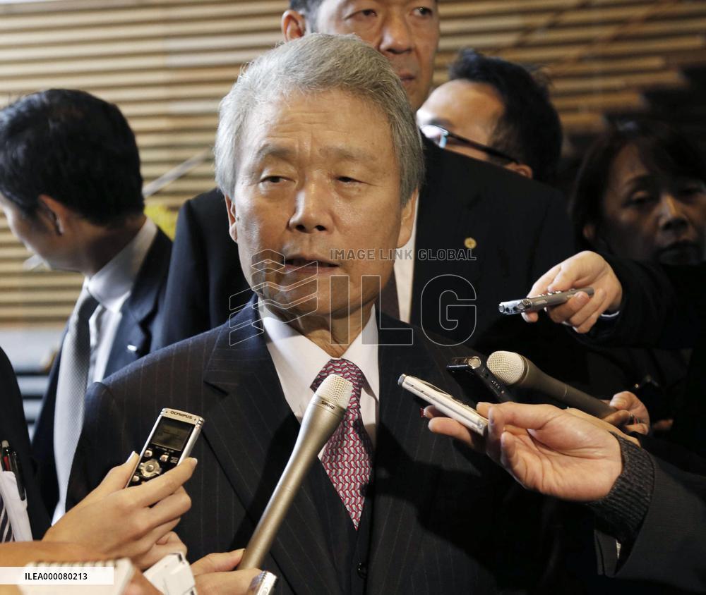 Keidanren chief to seek pay hikes