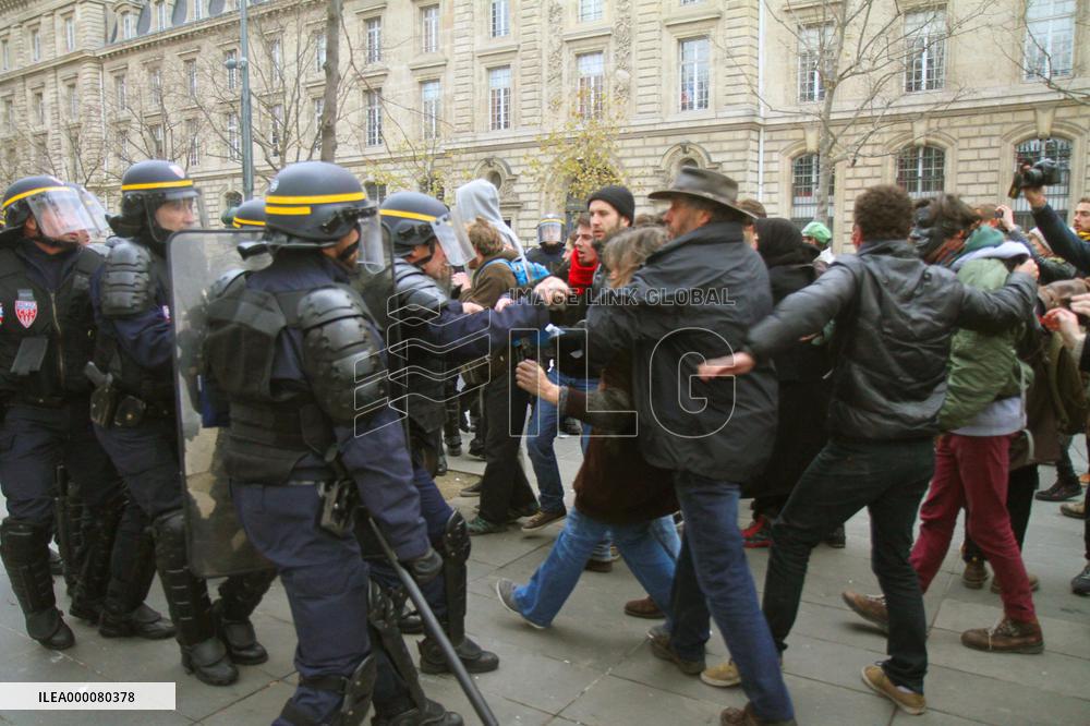 French police detain hundreds of climate change protestors