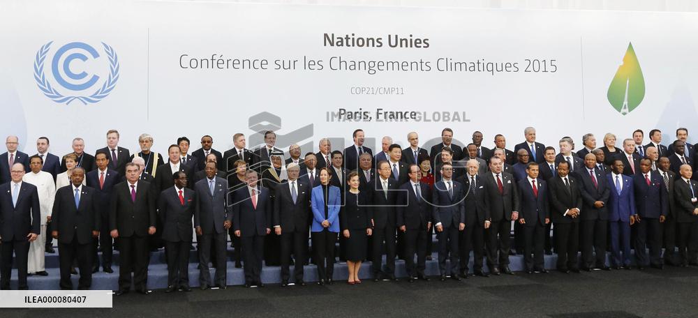 Climate summit starts in Paris aiming for global emissions deal