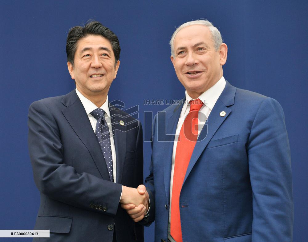 Abe meets with Netanyahu