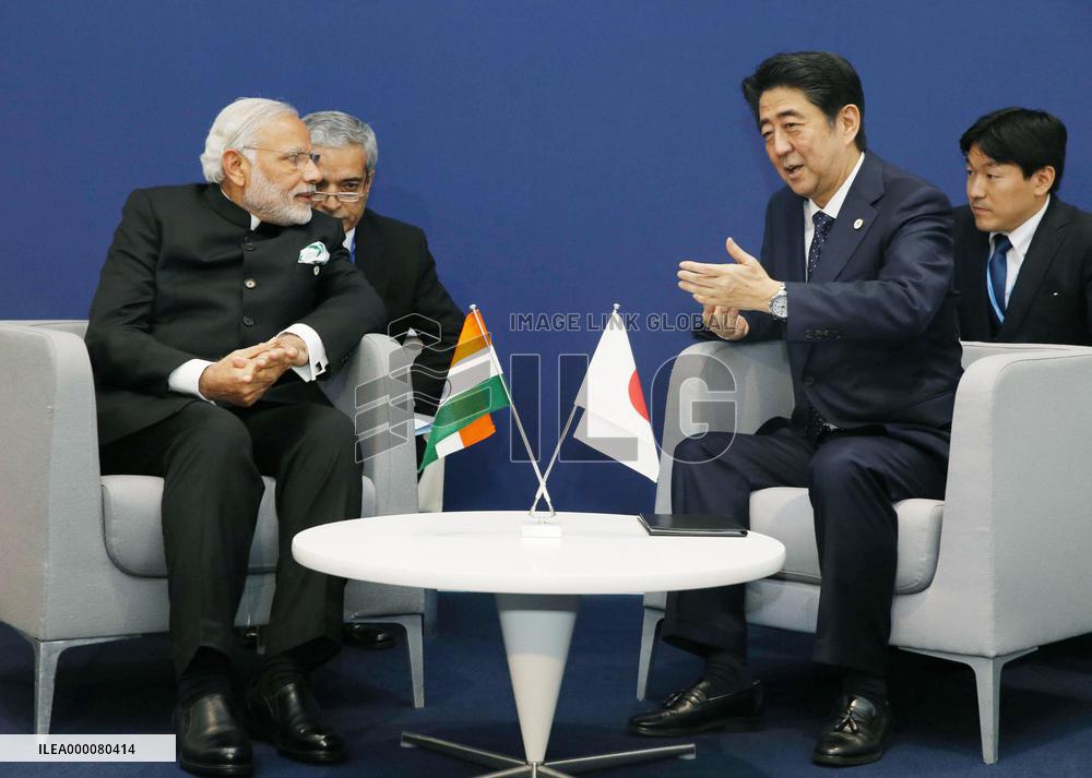 Abe meets Modi on sidelines of climate summit