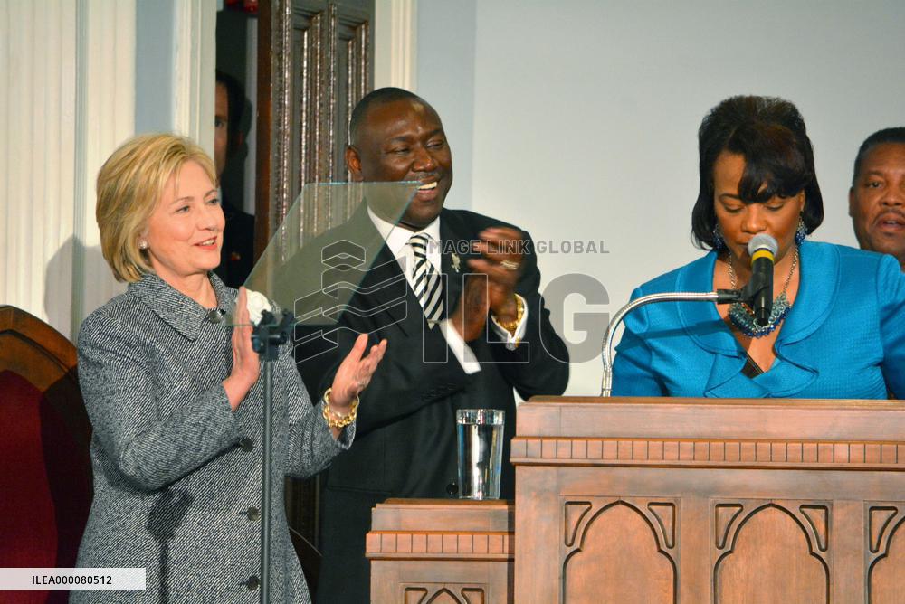 Clinton vows to address injustice for black Americans