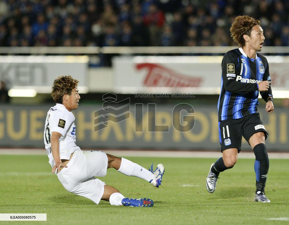 Sanfrecce Hiroshima beat Gamba Osaka