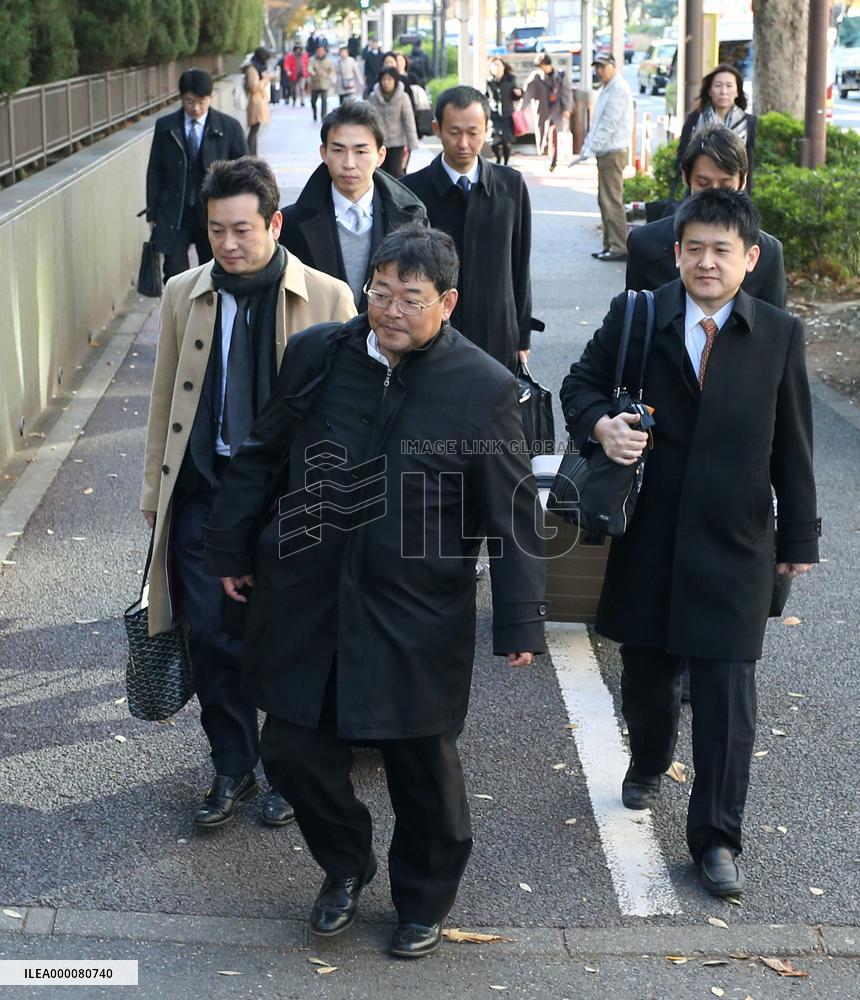 Toshiba shareholders file damages suit against 5 ex-execs