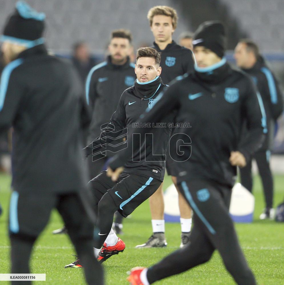 Barcelona train on eve of Club World Cup semifinal
