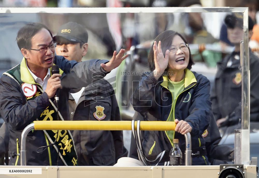 Tsai keeps big lead as Taiwan presidential election nears