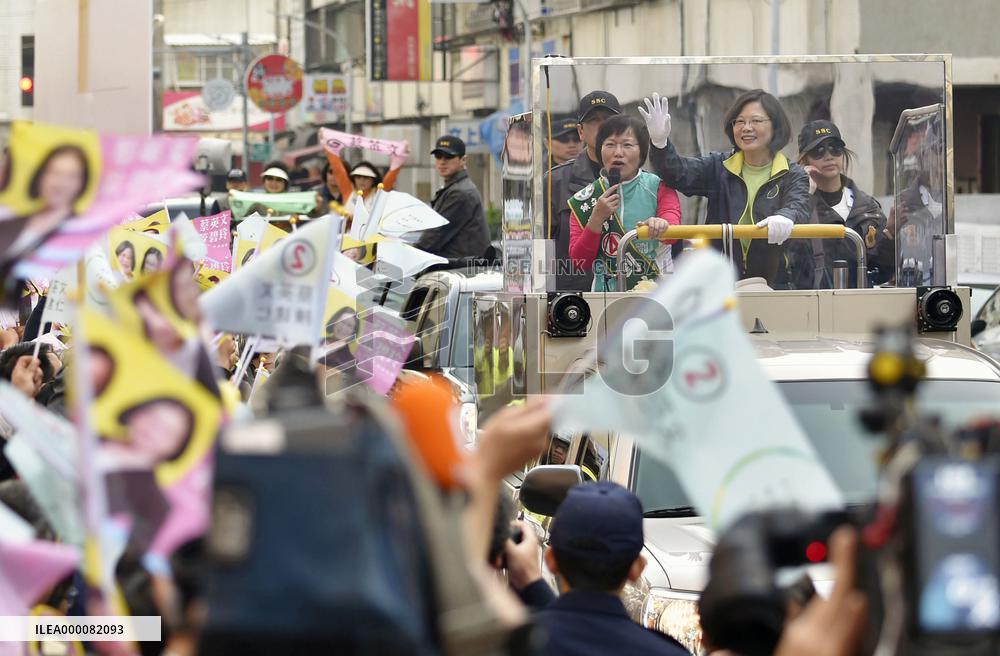 Tsai keeps big lead as Taiwan presidential election nears