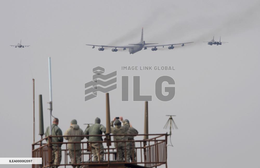 U.S. B-52 bomber flies over S. Korea in show of force