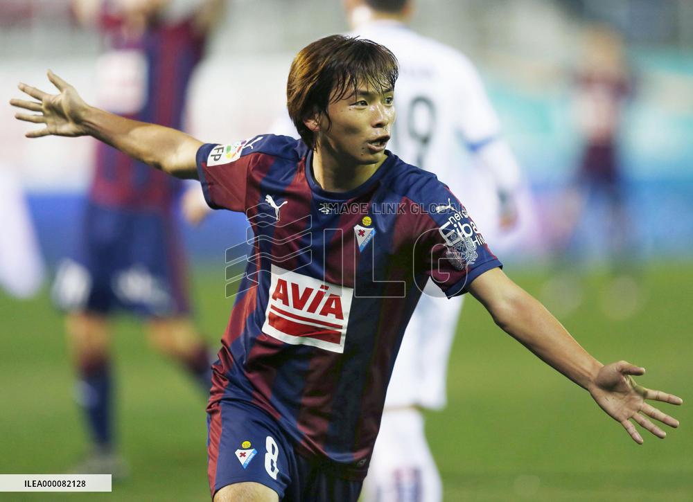 Lively Inui opens La Liga account