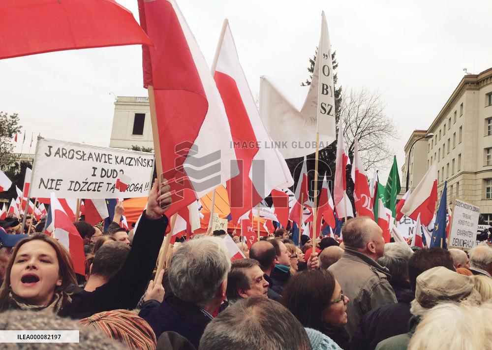 Protests against regulations on media, court in Poland