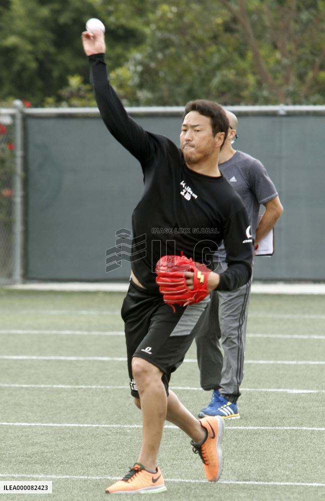 Former Yankee Kuroda training in U.S.