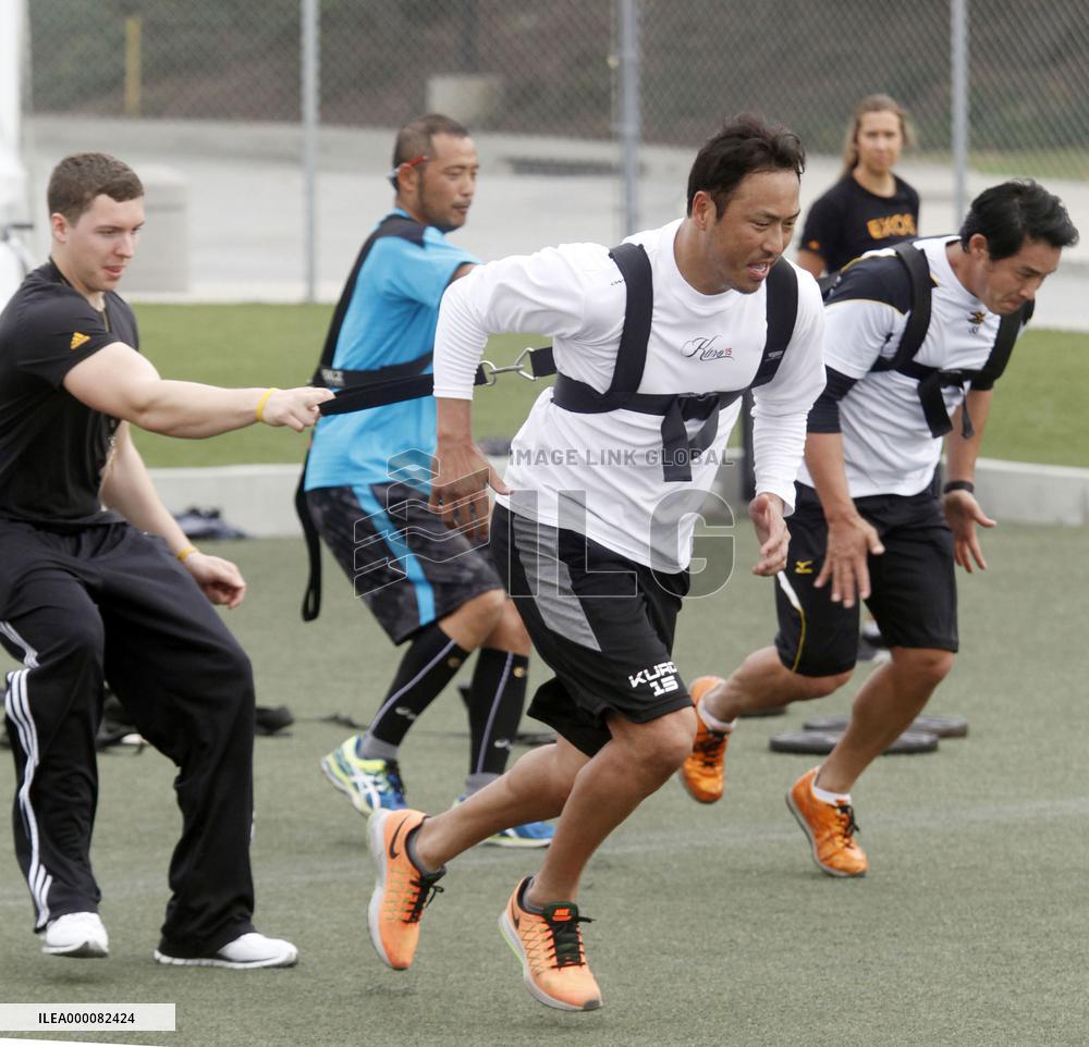 Former Yankee Kuroda training in U.S.