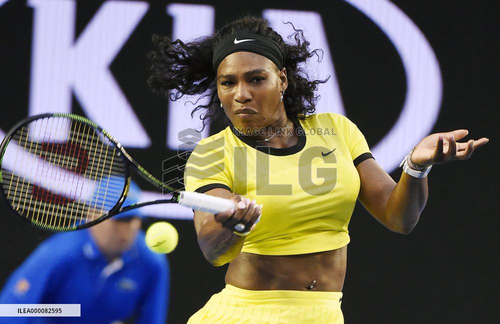 S. Williams advances to Australian Open 4th round