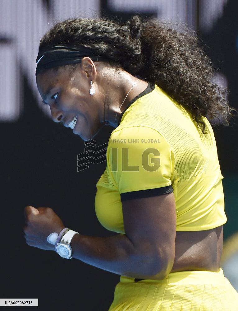 Williams beats Sharapova in Australian Open quarterfinal