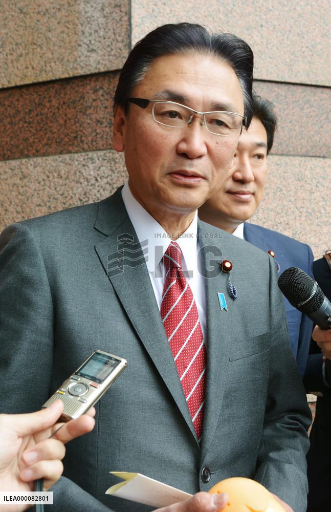 Personal letter from PM Abe handed to Taiwan's next leader