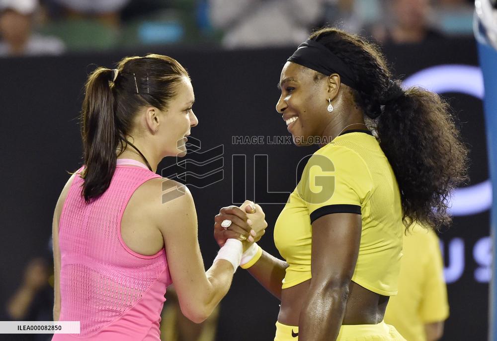 Williams beats Radwanska in Australian Open semifinal