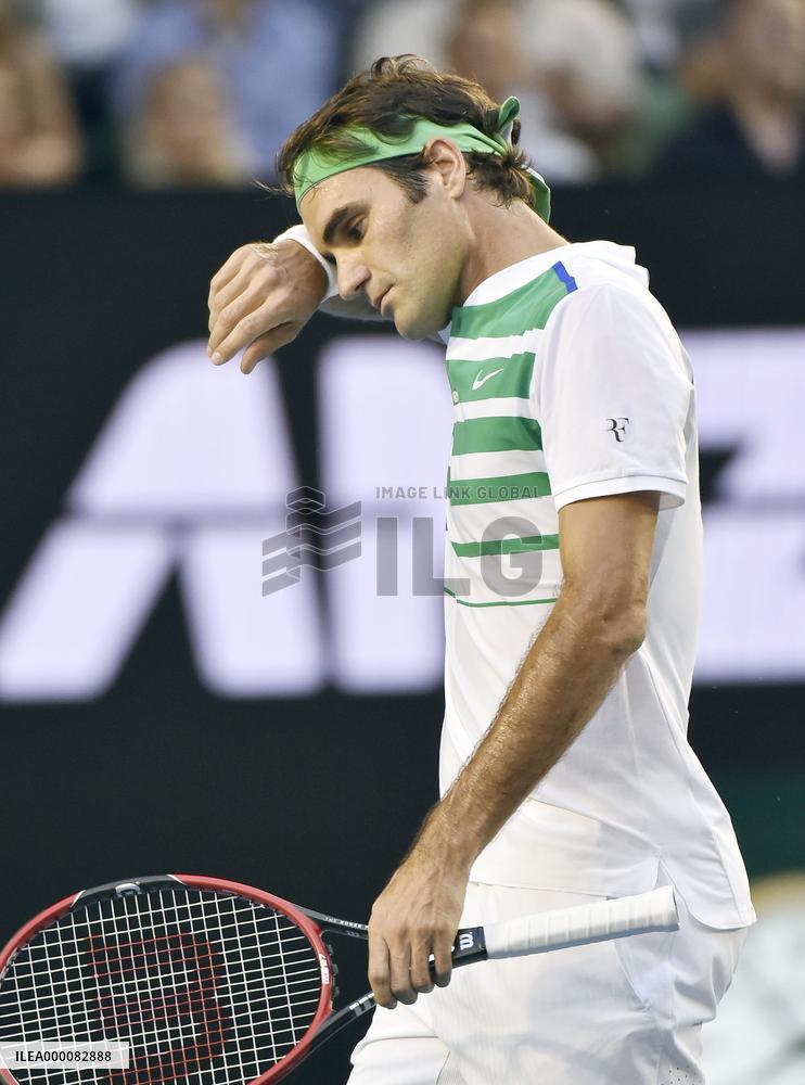 Djokovic defeats Federer en route to Australian Open final