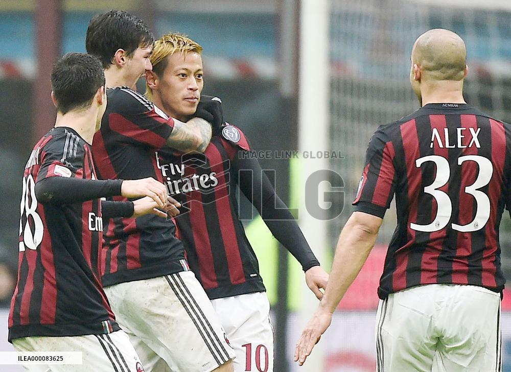 AC Milan's Honda scores in Seria A match against Genoa