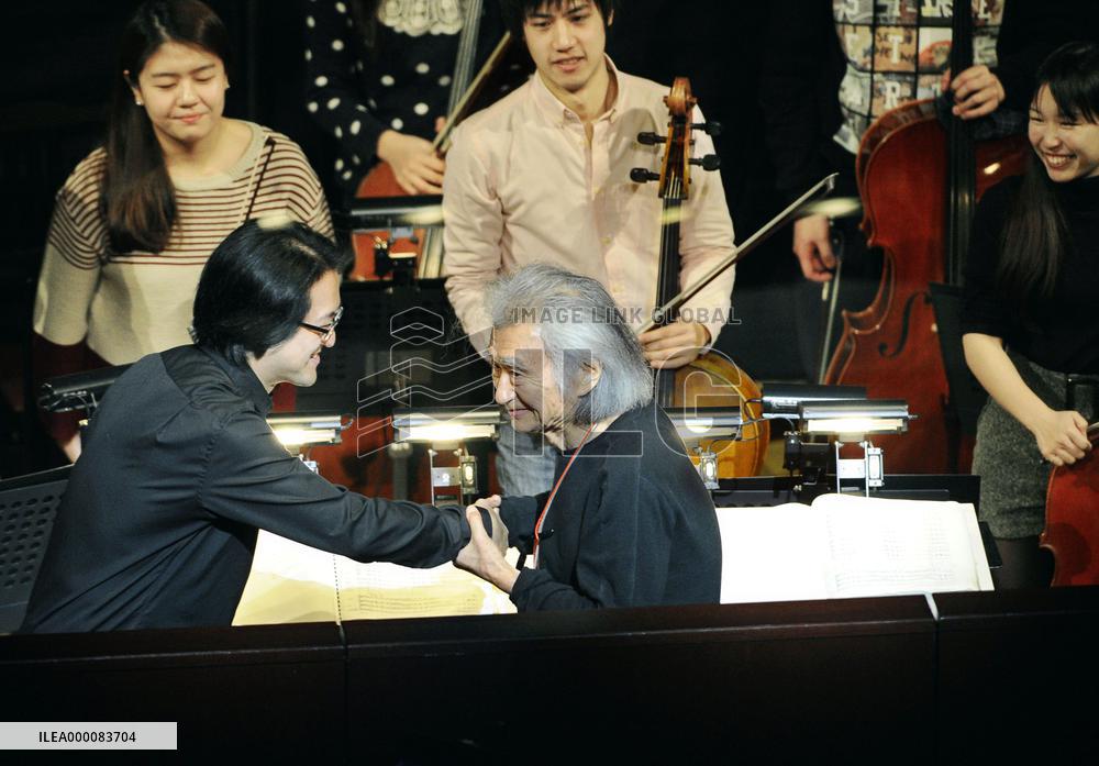 Conductor Ozawa's recording wins Grammy award