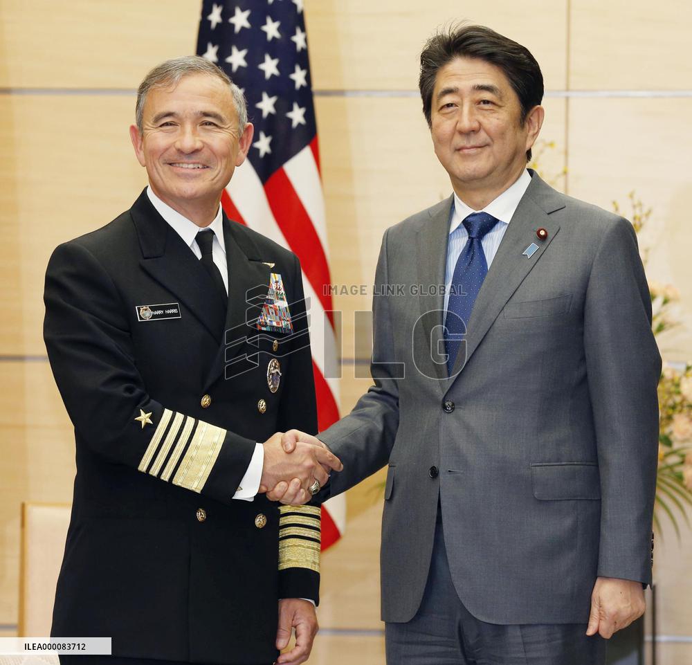U.S. Pacific chief Harris talks with Japanese PM Abe