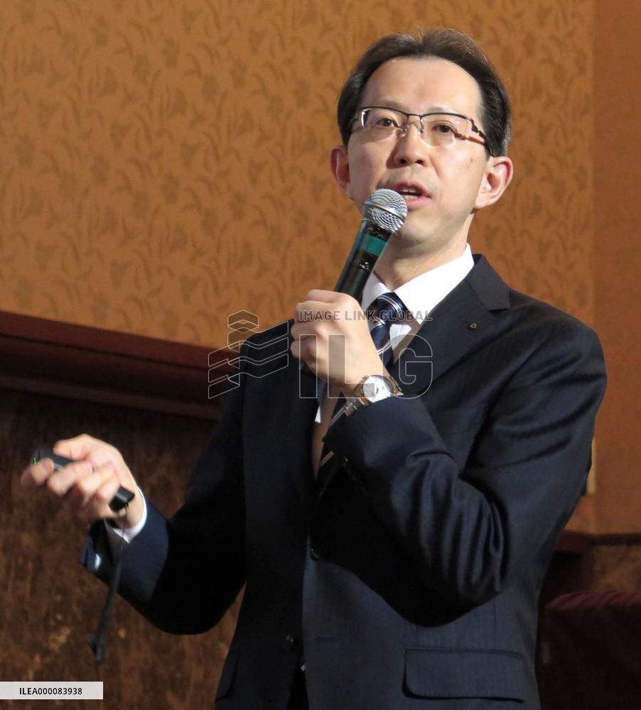 Fukushima Gov. attends press conference