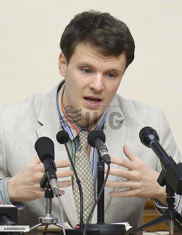 Detained U.S. student apologizes at press conference