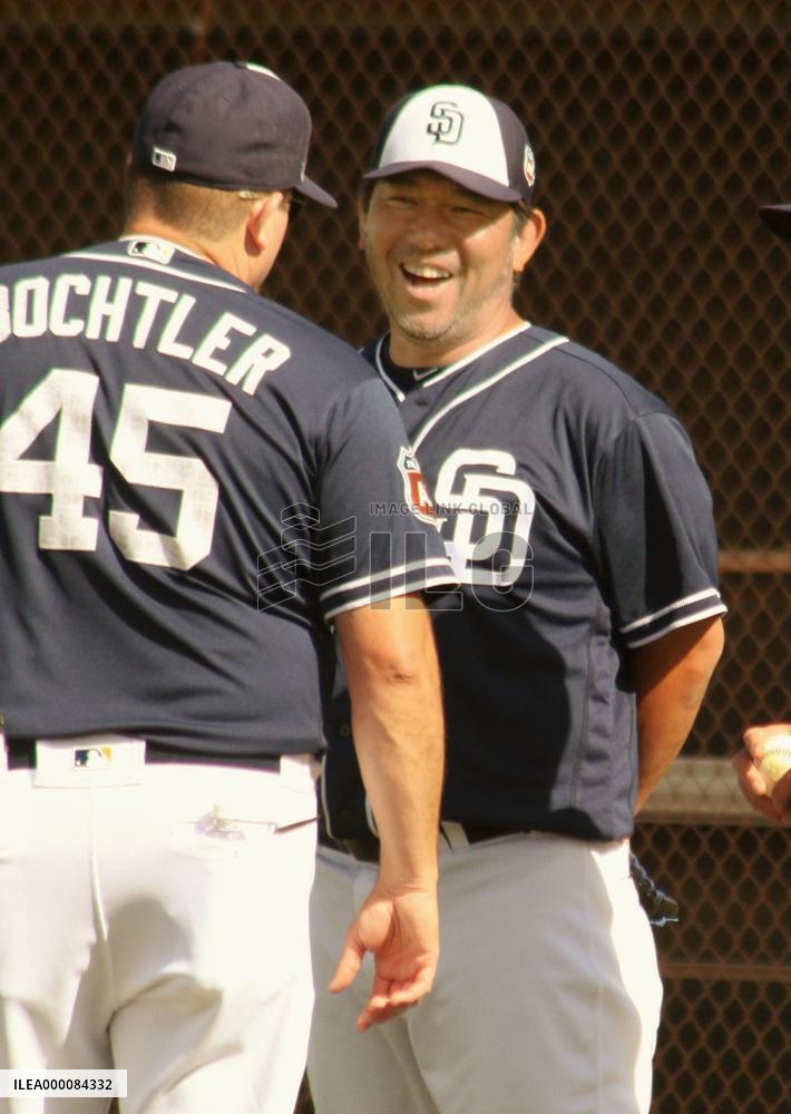 Baseball: Nomo glad to be back in spring training