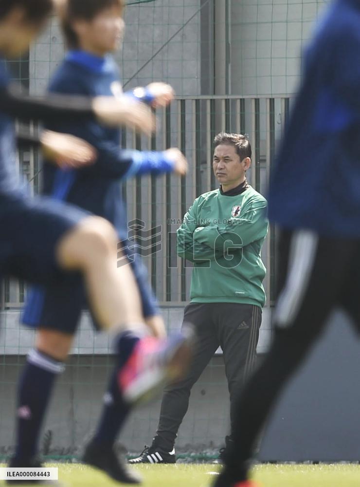 Japan's women's soccer team on edge of elimination after loss to China