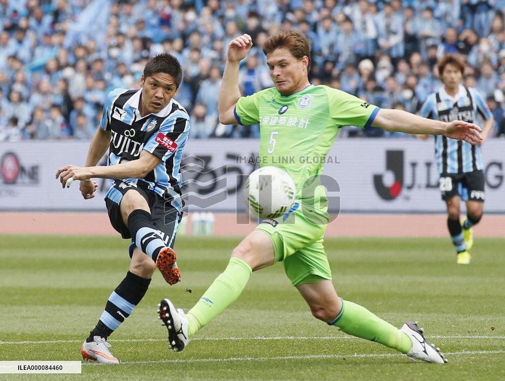 Soccer: Okubo's 157th goal equals record as Kawasaki share draw