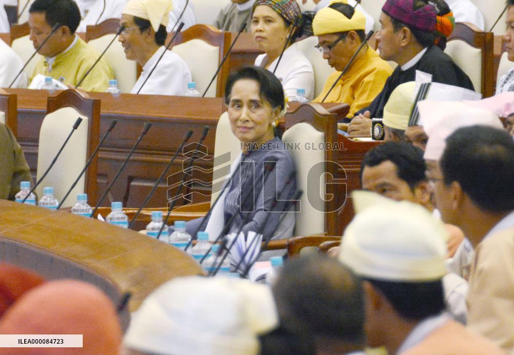Myanmar parliament selects presidential nominees