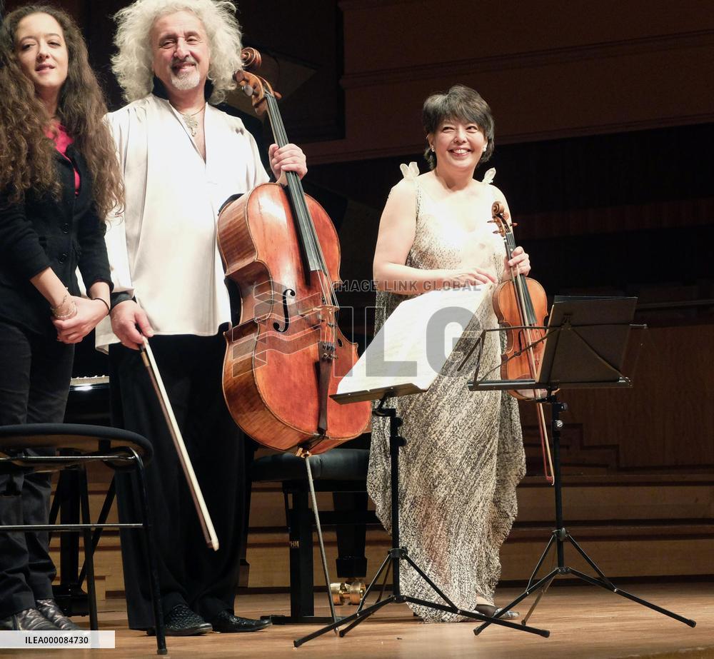 Japanese musicians in Brussels commemorate 5th anniv. of disaster