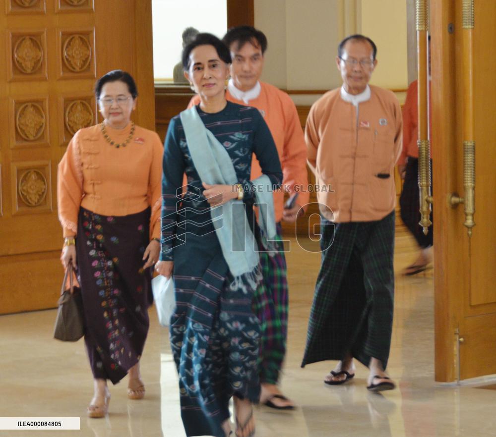 Suu Kyi's aide Htin Kyaw elected as Myanmar president