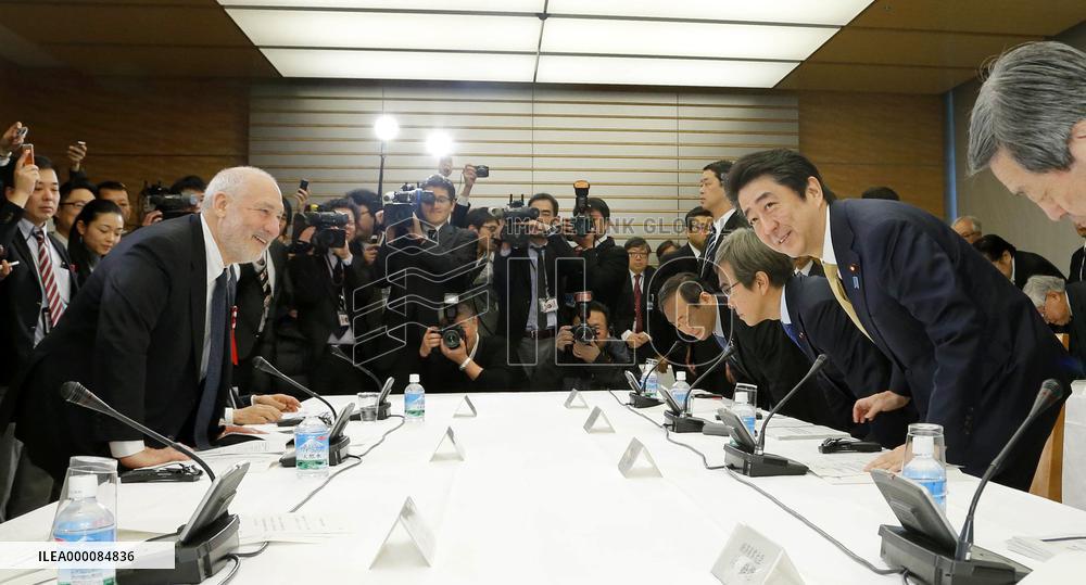 Japan holds economic seminar, focus on whether to raise sales tax