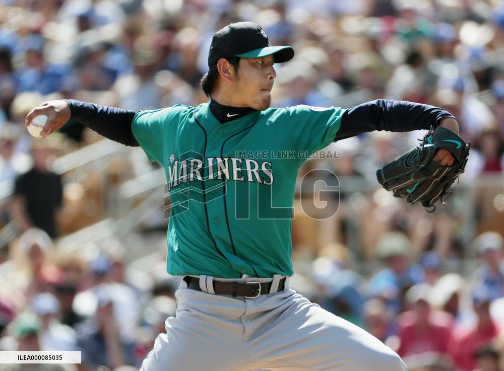 Iwakuma struggles against Dodgers