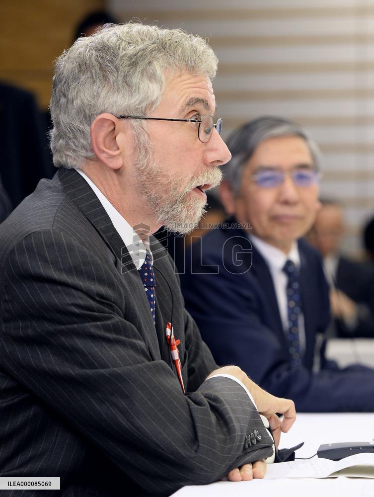 Nobel laureate Krugman calls for tax hike delay