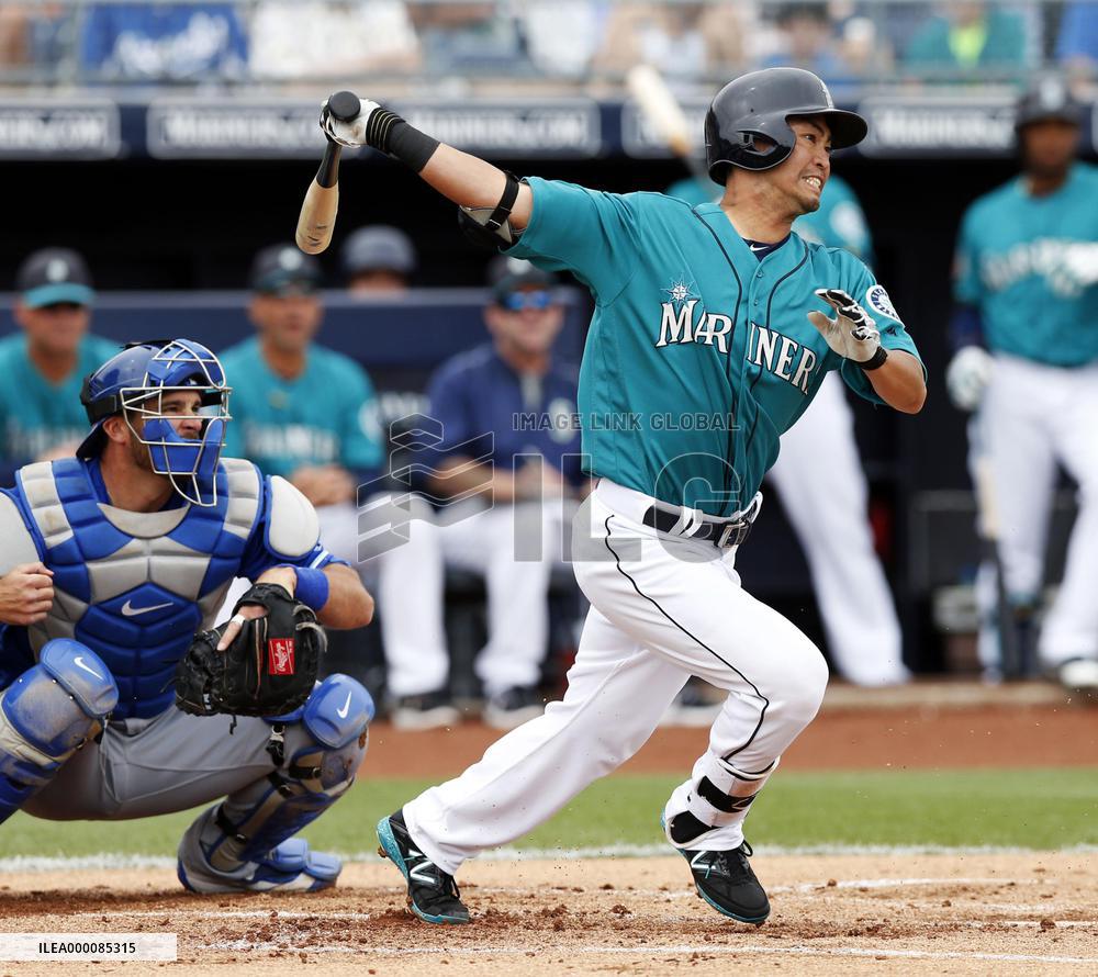 Aoki goes 2-for-3 in spring training game against Royals