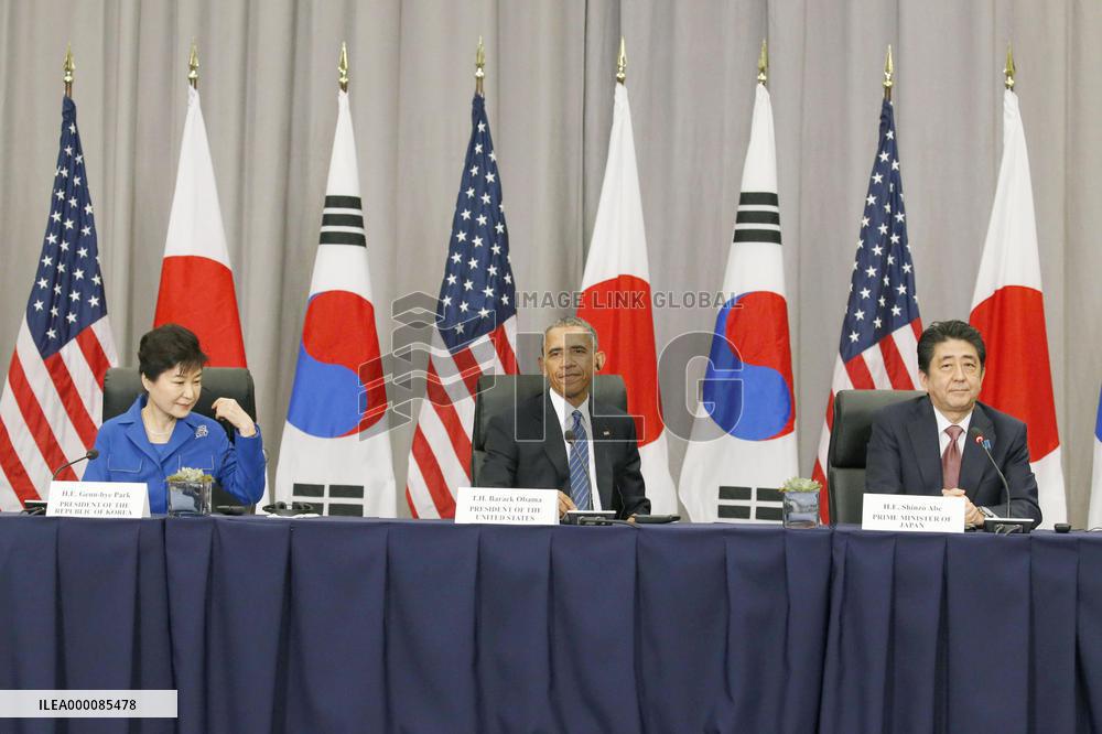 U.S, Japan, S. Korea confirm unity against N. Korea