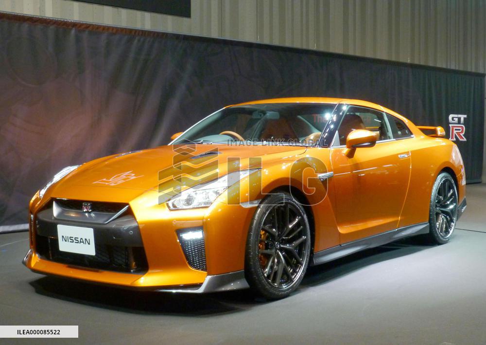 Nissan unveils GT-R for domestic market