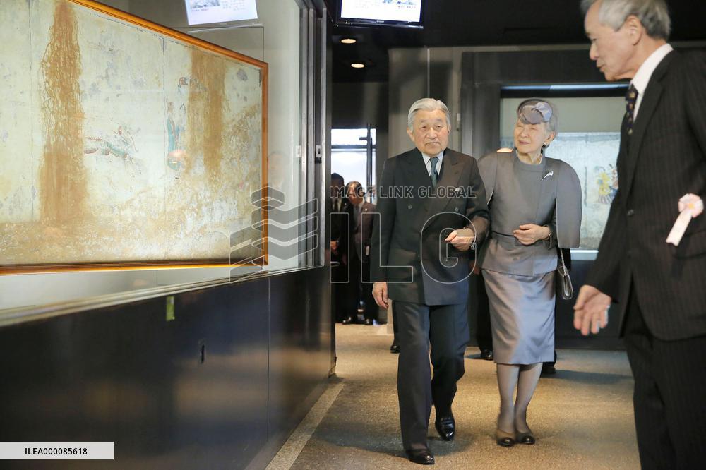 Japanese imperial couple visits ancient tomb in Nara