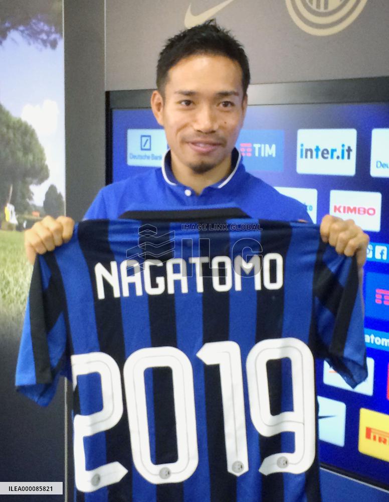 Nagatomo pens 3-year contract extension at Inter