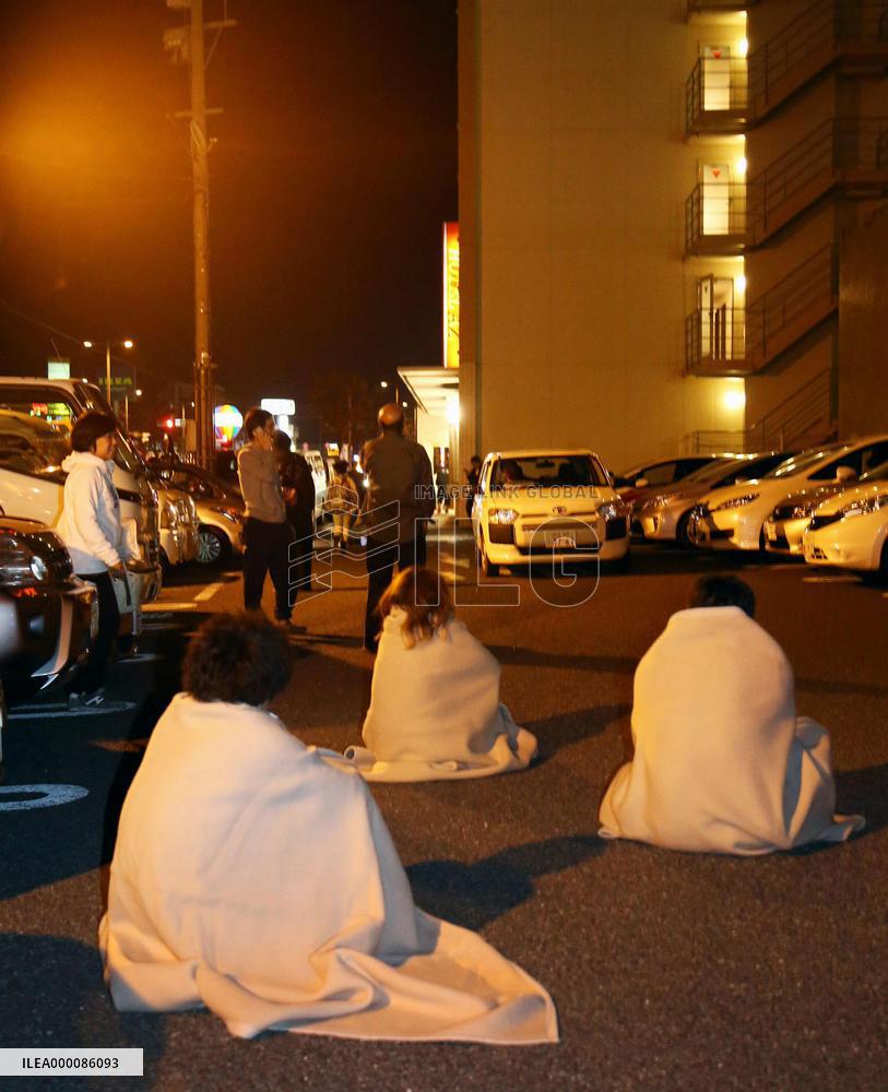 Strong quake hits southwestern Japan, no tsunami warning issued