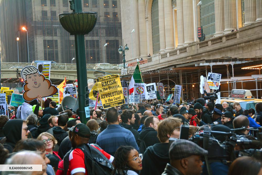Anti-Trump protest staged in N.Y.